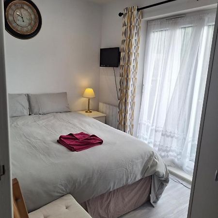 Deluxe Single Room Only For One Adult Northolt  Extérieur photo