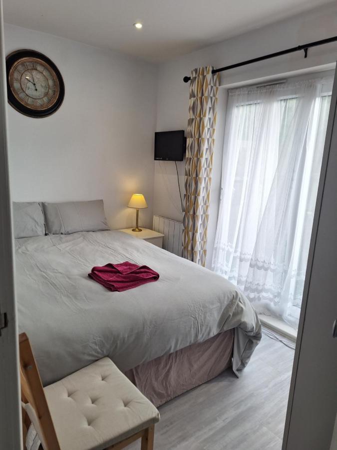 Deluxe Single Room Only For One Adult Northolt  Extérieur photo